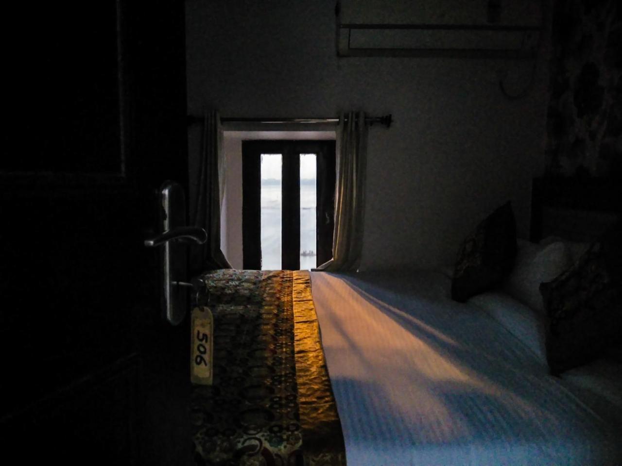 Hotel Elena 3*